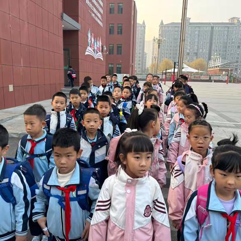 学习不设限 旅途中成长——满世小学二年级六班研学之旅