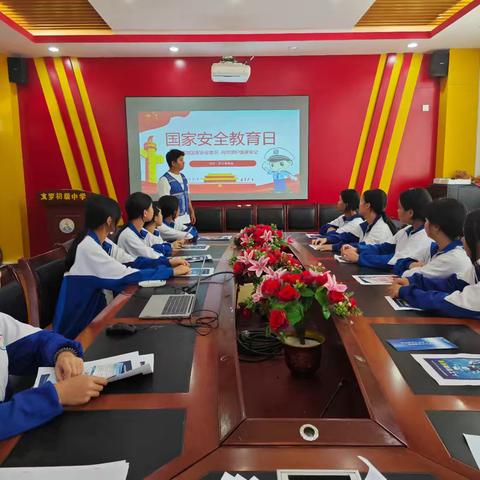 团文罗镇委开展“国家安全 青春挺膺”主题团课宣讲活动