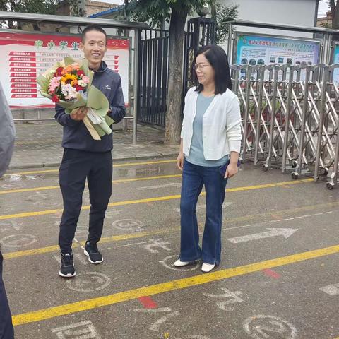 灵武市狼皮子梁学校欢迎马拉松冠军凯旋纪实