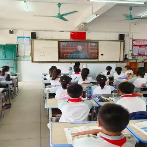 观阅兵盛典，燃爱国情怀 --县西小学四（5）班