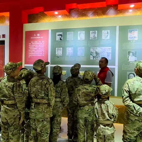 传承红色基因 赓续红色血脉 ——宣威滇狼特训研学营首期学员赴虎头山烈士陵园庄严祭扫