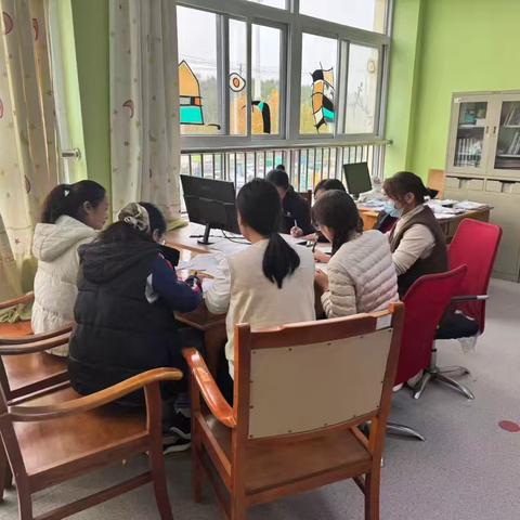 思教研学同成长 踔厉耕耘育芳华——里则街道中心幼儿园十月份语言领域教研活动