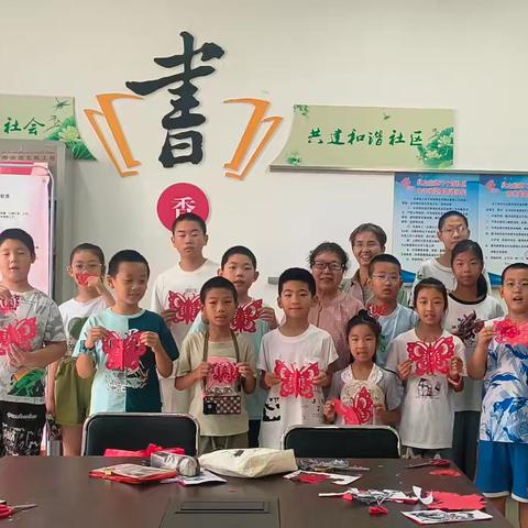 剪纸传艺润童心 非遗文化进社区