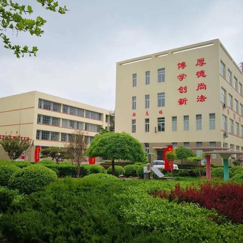 微光成炬照前路，春风化雨润心田——围子初中师德标兵的教育力量（一）