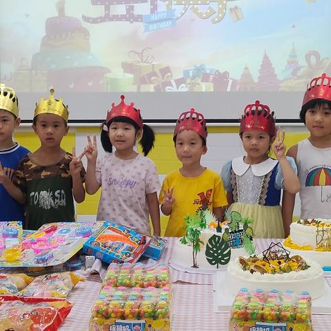 小小时光   岁月长长——童乐堡幼儿园8月9月幼儿生日会