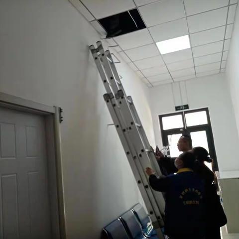 网格员帮助婚礼摄像师解燃眉之急