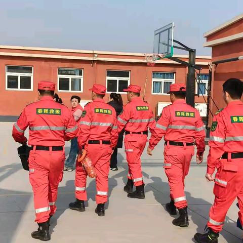 安全护航·快乐寒假—春晖救援队安全知识进校园宣讲活动