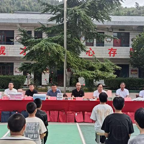 “成长路上有爱同行”，民进武安总支爱心捐赠活动在行动