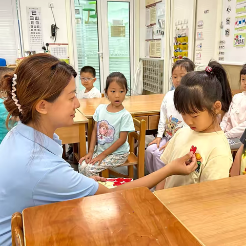 成长有“迹” 记录有声 -名苑幼儿园大五班成长花絮