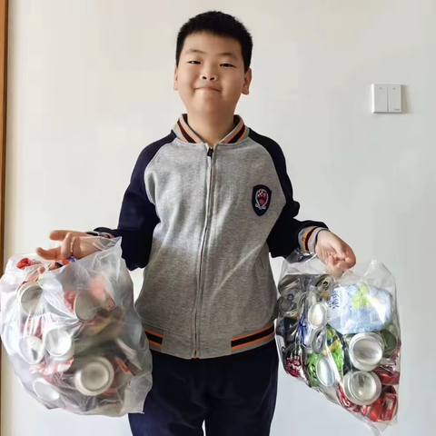 垃圾分类在进行，社会实践齐参与