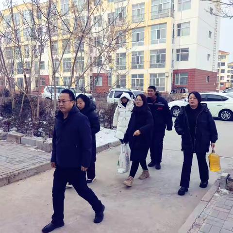 情暖寒冬，爱润童心——锡市第十四小学走访慰问困难学生 ‍