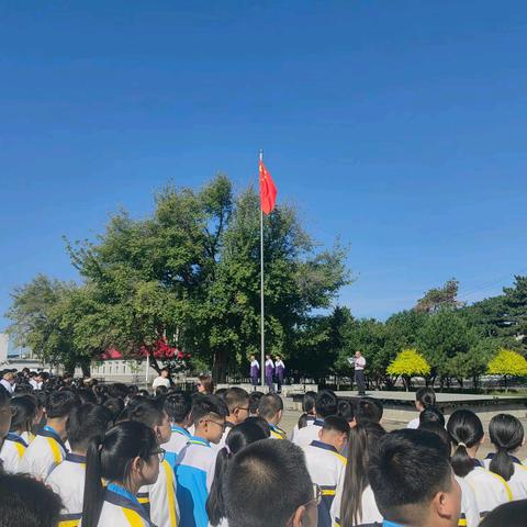 筑梦新学期 开启新征程 德惠市第八中学新学期第一次升旗仪式暨师德师风宣誓活动