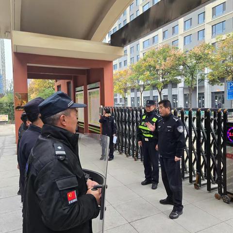 加强校园安保，筑牢校园安全防线