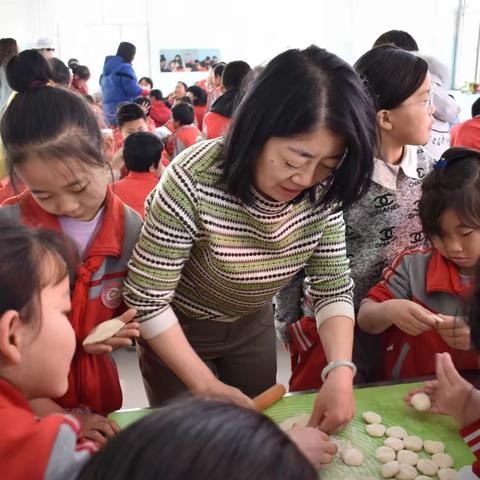 浓浓饺子香 暖暖冬日情——二中附小迎新春主题活动