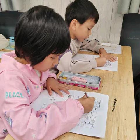 【新石小学】开放调研细指导，赋能日常促提升——石家庄市新石小学一年级开放日活动纪实