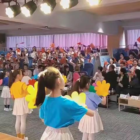 搭建友谊桥梁，促进深度交流