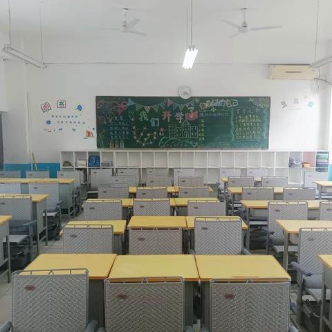 【关爱学生 幸福成长】课桌椅变身“午休神器”——西尚璧小学实现午休“躺平睡”