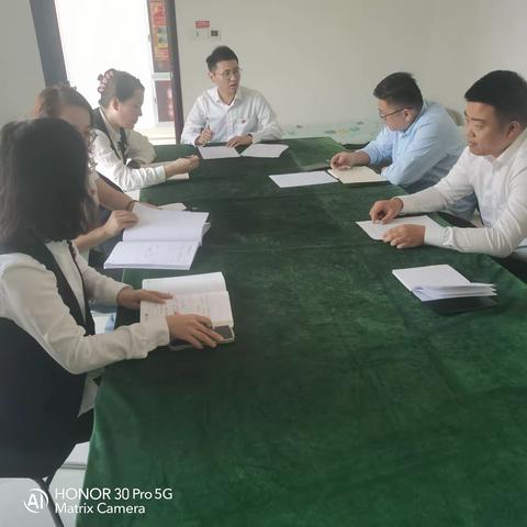 “集中党纪法规学习，增强纪律观念”主题党日