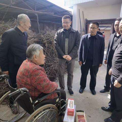 党建网格聚合力 情暖重阳关爱行