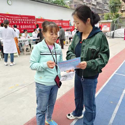 太乙路街道安东街社区持续开展全民参保宣传活动