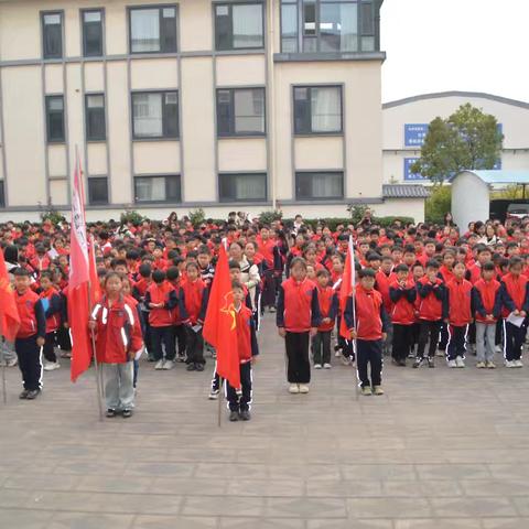 “寻访星企之光 探寻匠心印记” ——新密八一红军小学（市直三小）红领巾寻访之华威齿轮有限公司