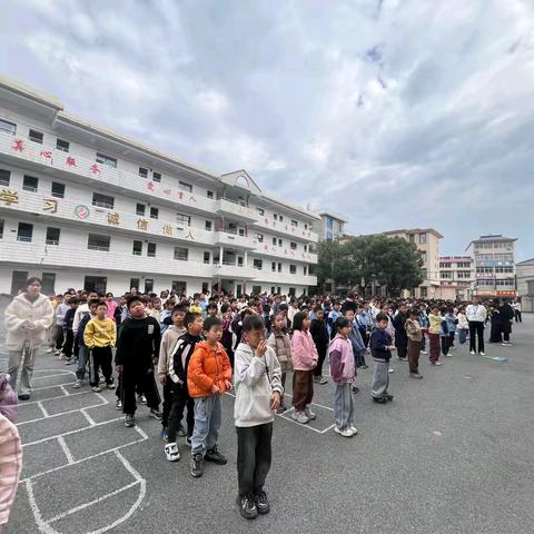 【党建＋安全】消防演练筑防线 安全教育润心田——郑坊小学消防安全主题活动纪实