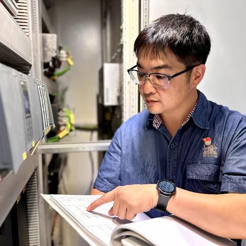 岂畏险峰，唯余攀登 ——记武汉卷烟厂2022-2023年度优秀共产党员余攀