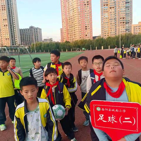 五年级足球社团本学期活动总结