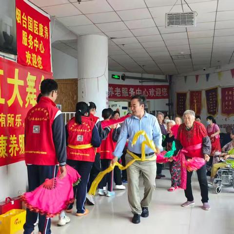 【全环境立德树人】青春暖夕阳，月圆情更圆---初三、十三班敬老综合实践活动