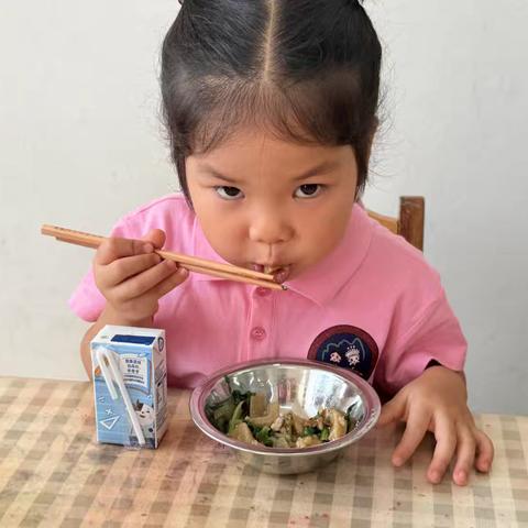 我们开学啦（中三班）进餐环节