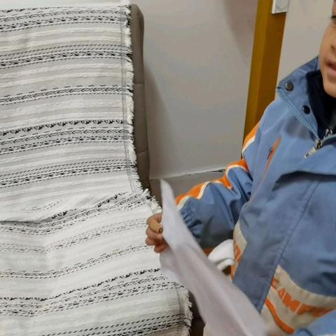 我们是苗族银饰小小宣传园