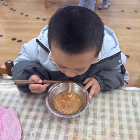 美好“食”光，快乐成长 ——中三班开学早餐环节纪实