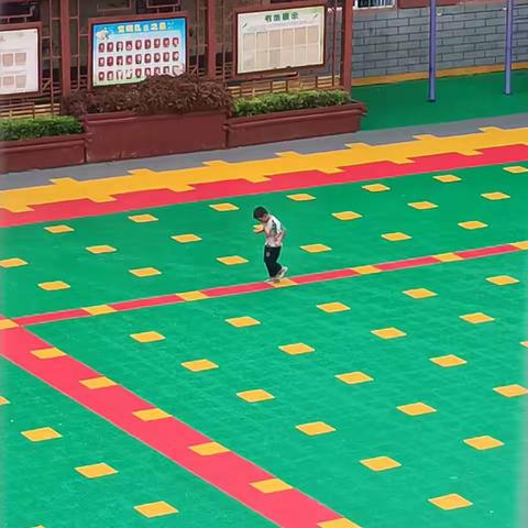 今天，我揍了他的屁股（草稿）