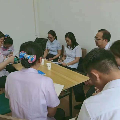 牵手成长，共筑未来