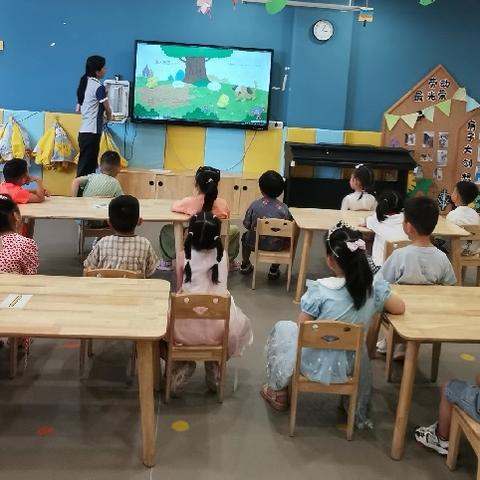 “缤纷夏日”主题活动——合肥经开区明珠湖畔幼儿园大二班