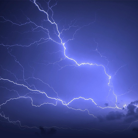 闻“风”而动，彻夜坚守！ ‍———香河县公路综合服务中心暴风雨夜紧急疏通保畅纪实