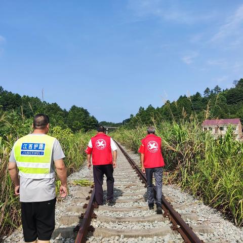 三板桥乡加强铁路巡逻力度，保障铁路安全