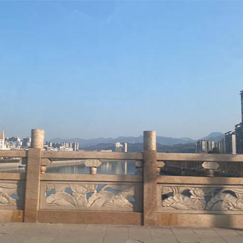 一个人，一座城——有种友谊叫年少的张爱玲和炎樱