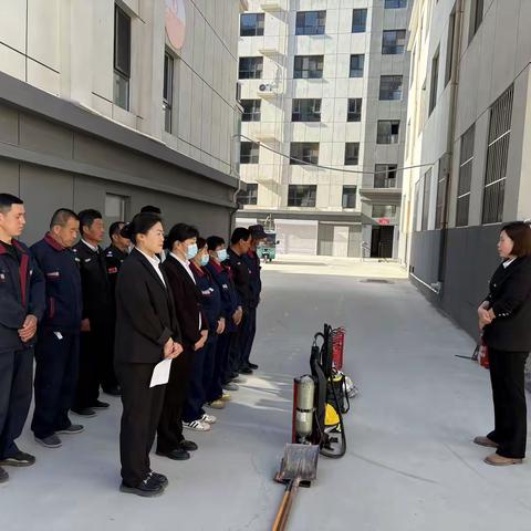 【防患未“燃”  筑牢安全防线】——新华社区开展消防演练活动