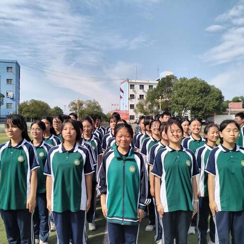 余干县新时代学校，国防教育综合实践活动——高一军训