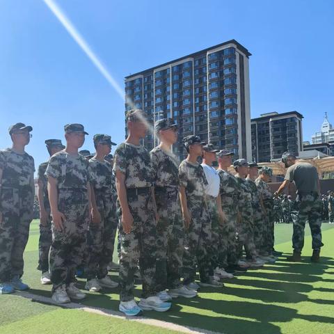 你是相机写下的最美文案——七年级（20）班军训第二天