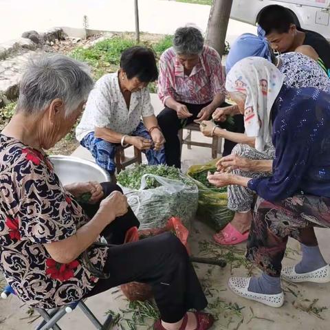 连鹏养老服务中心“提服务、保安全、护幸福”活动进行中……