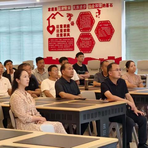 九三阅兵亮风采 铭记历史向未来