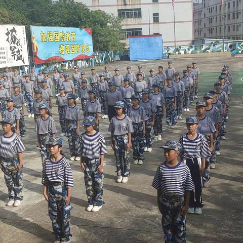 且抒凌云志，不负少年时——新生国防教育纪实