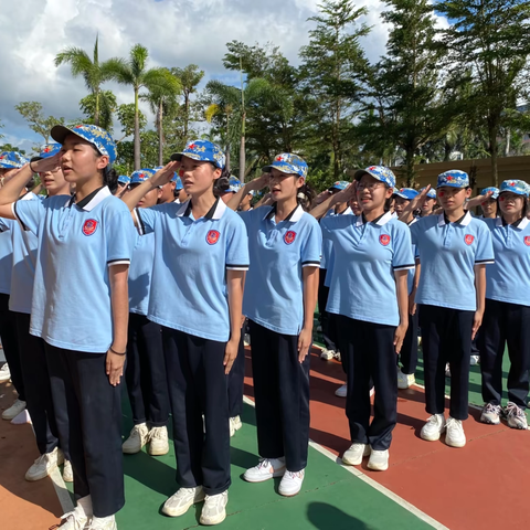 海南职业外语旅游学校桂林洋校区2025级新生军训圆满结束！