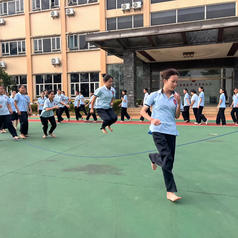 海南职业外语旅游学校桂林洋校区——“活力青春 绳彩飞扬”集体跳绳接力赛活动