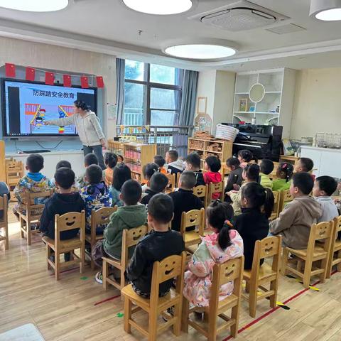 防踩踏 筑安全——宿城区隆城盘谷幼儿园防踩踏安全演练