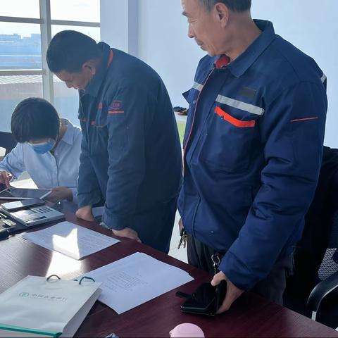 用心用情，精心暖心