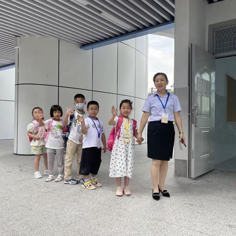 遇见“景”与“新” ——记景新学校一（2）班游园活动