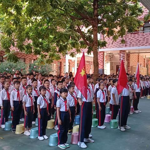 学习二十大，争做好队员——石岐太平小学举行“建队日”第二批新队员入队仪式